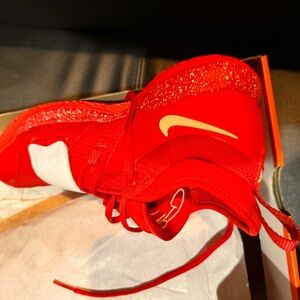 Basketball shoes Pg13